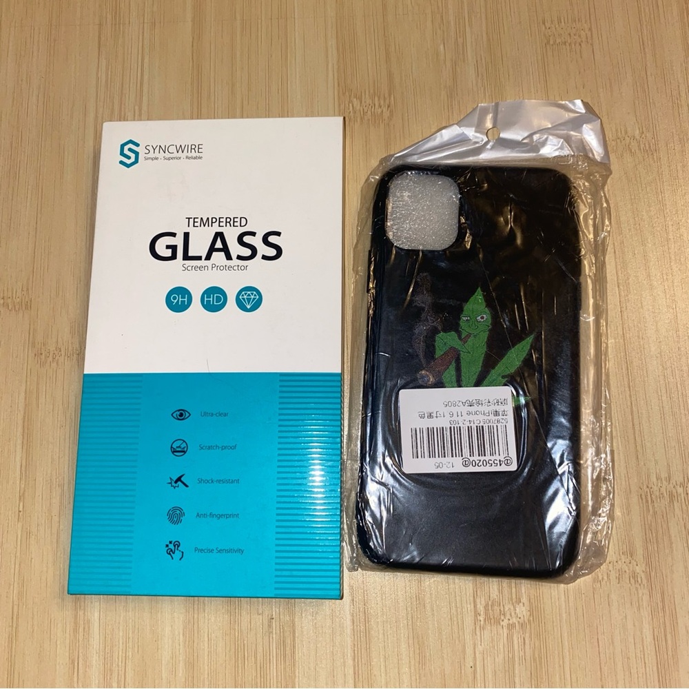 iPhone 11 glass screen protector & case new